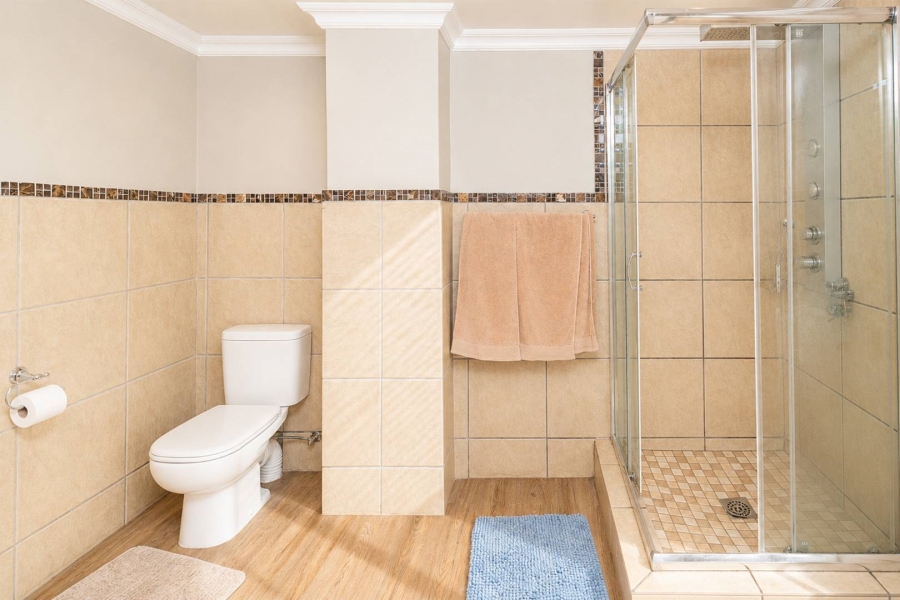 6 Bedroom Property for Sale in Birdwood Estate North West